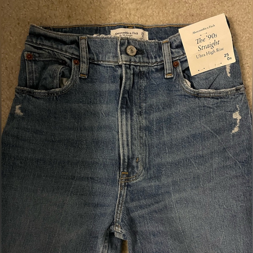 NWT Abercrombie jeans - 90s Straight, Ultra High Rise, Distressed, 25 | 0R